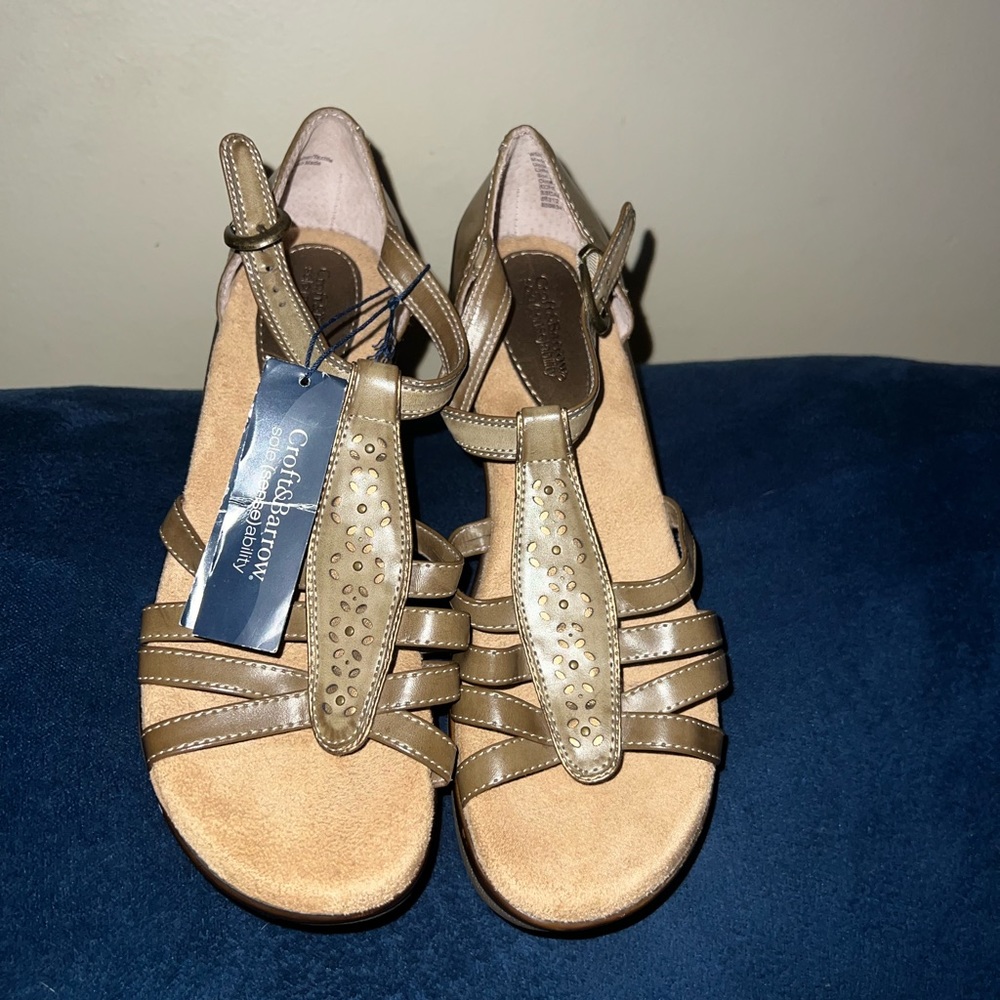 NWT sandals